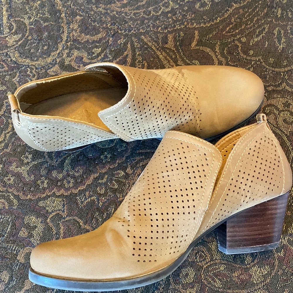 Bare traps Reta ankle boot sz 8